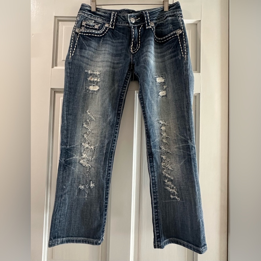 Miss Me blue denim stretch capri, mid-rise cut